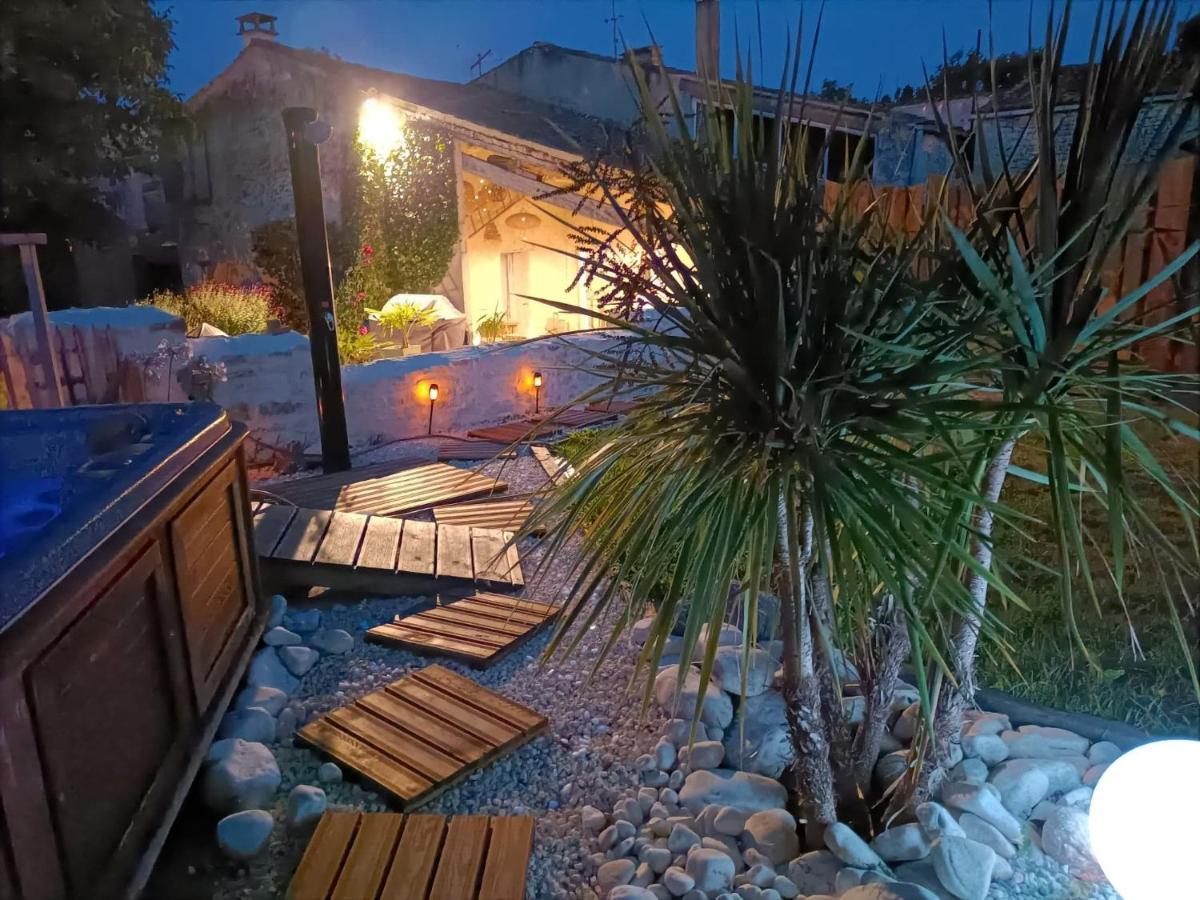 Gite 3 Etoiles Avec Spa, 2 Chambres Le Logis De Pearl Salles-sur-Mer Екстер'єр фото